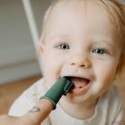 PETITE&MARS Szilikon ujjra húzható fogkefe szett - Rose&Sand 2db 0m+