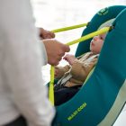 Maxi-Cosi Coral 2023 i-Size moduláris babahordozó (45-75cm) Essential graphite