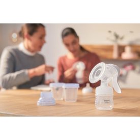   Avent kézi mellszívó Via pohárral +AJÁNDÉK 5db 180ml tejtároló edény,tetővel